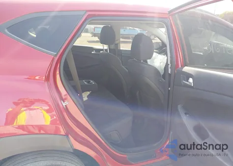 2021 Hyundai Tucson Value z USA, uszkodzony, nr VIN KM8J33A41MU381673